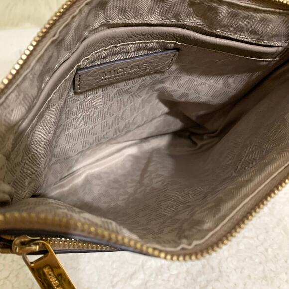 MICHAEL KORS BEDFORD Mushroom Pebbled Leather Slim Flat Crossbody Messenger Bag - Picture 10 of 16